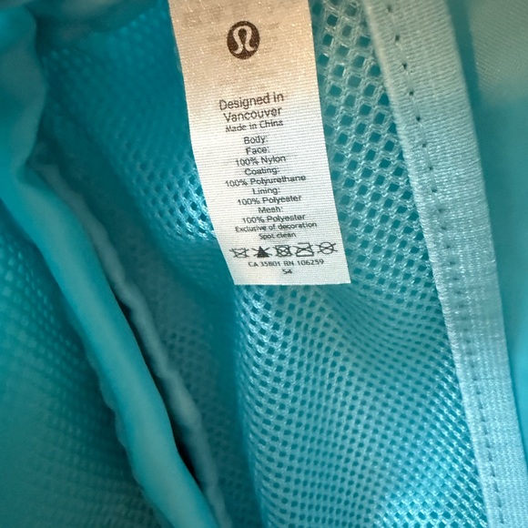 🌟 Lululemon Icing Blue Everywhere Belt Bag - Picture 4 of 7